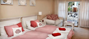 Гостиница African Breeze Guesthouse  Найзна
